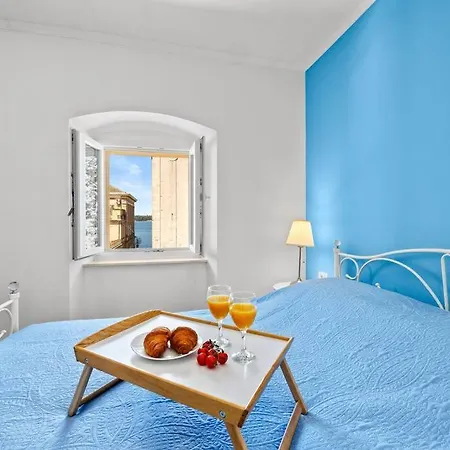 Old Tower Center Апартаменти