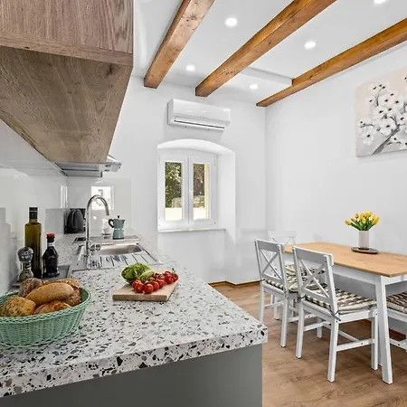 아파트 Old Tower Center *