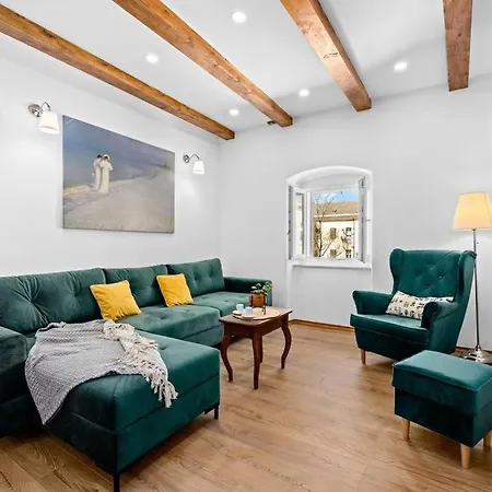 Old Tower Center Апартаменти Пула