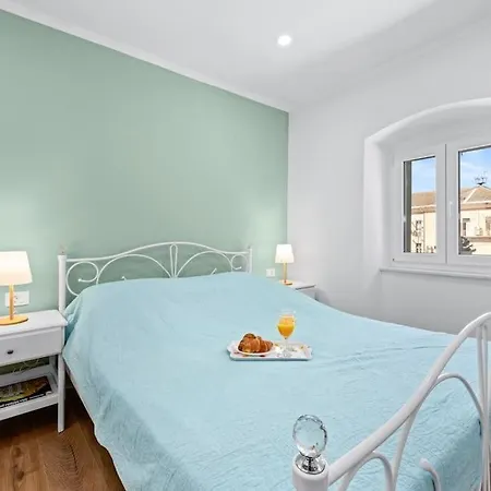 Old Tower Center Apartman *