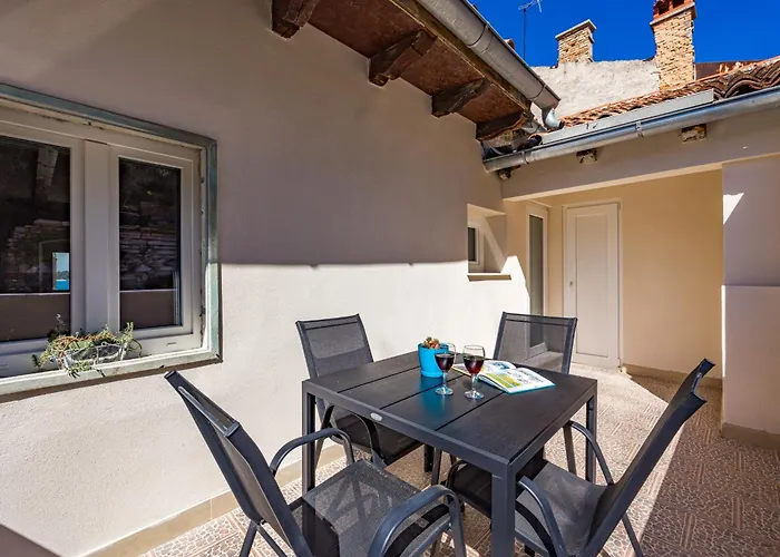 Old Tower Center Apartman Pula