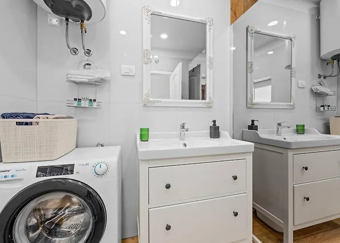 Old Tower Center Pula