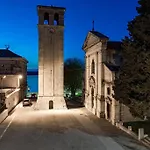 Apartment Old Tower Center *